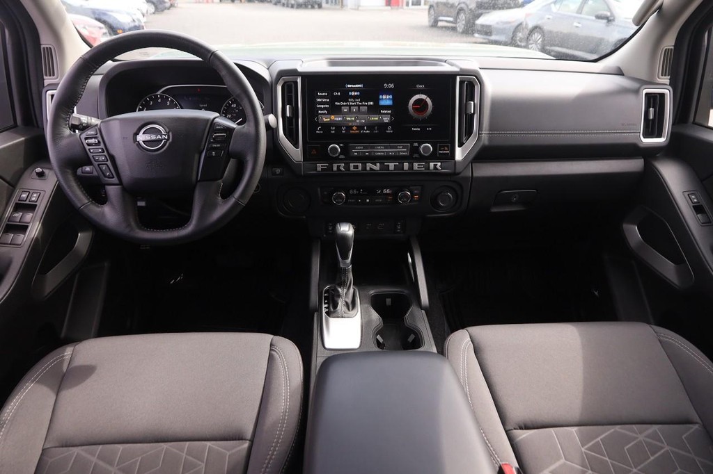 Nissan Frontier Vehicle Image 22
