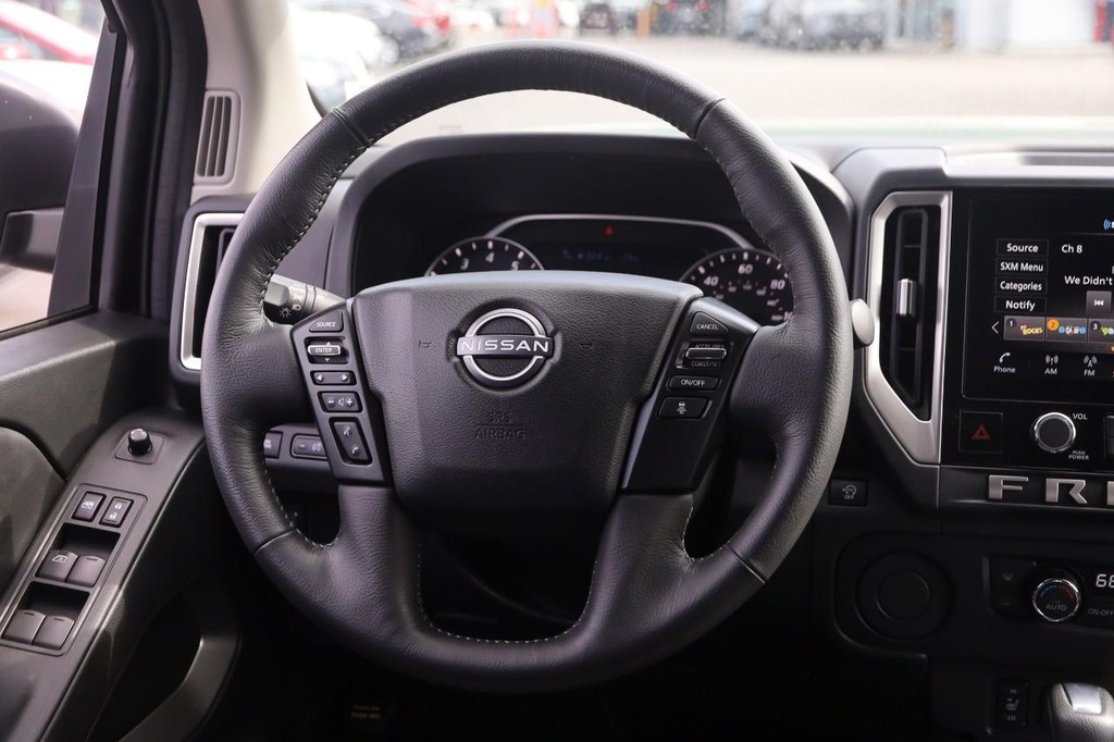 Nissan Frontier Vehicle Image 24