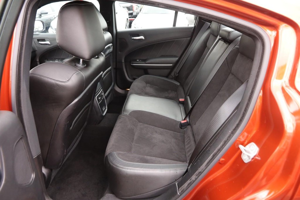 Dodge Charger Vehicle Full-screen Gallery Image 10