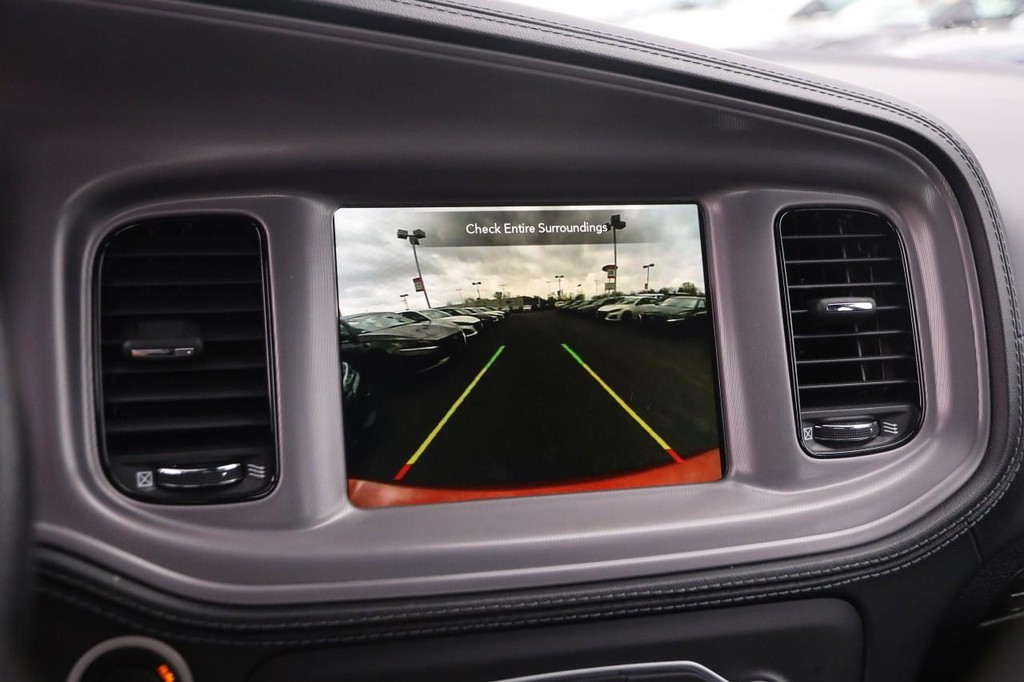 Dodge Charger Vehicle Full-screen Gallery Image 17