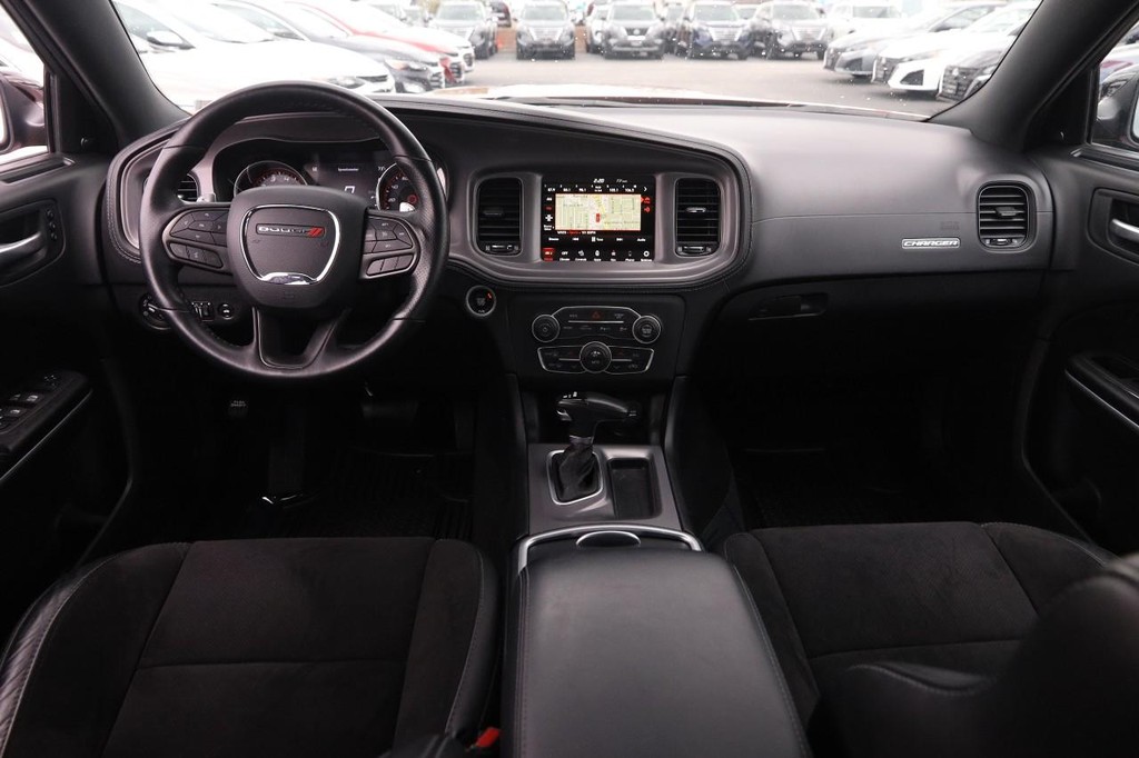 Dodge Charger Vehicle Full-screen Gallery Image 21