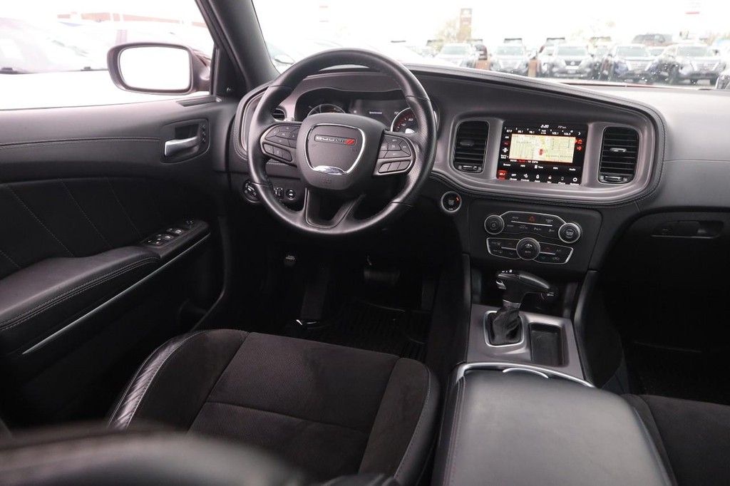 Dodge Charger Vehicle Full-screen Gallery Image 22