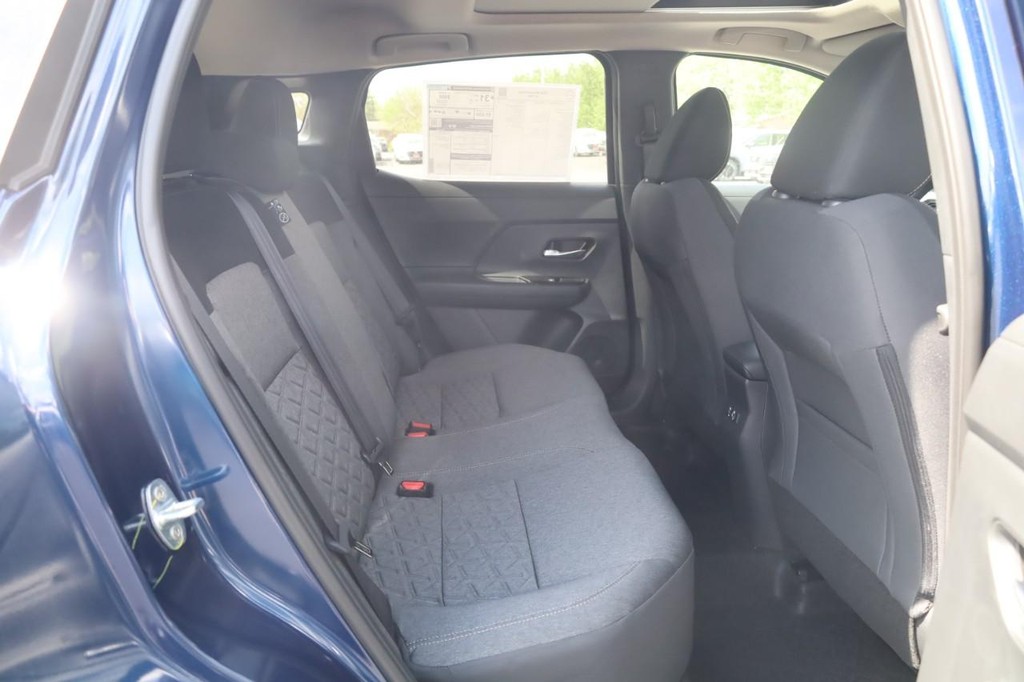 Nissan Kicks Vehicle Full-screen Gallery Image 22