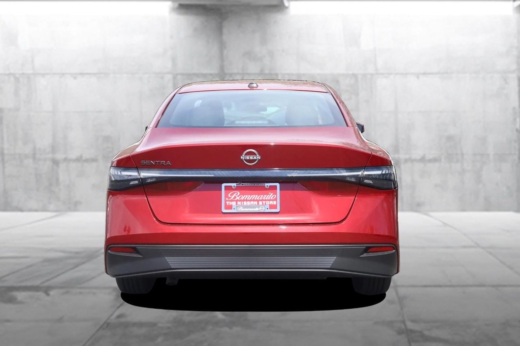 Nissan Sentra Vehicle Image 06
