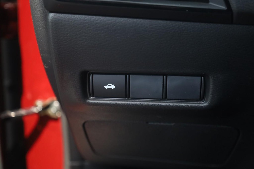 Nissan Sentra Vehicle Image 12