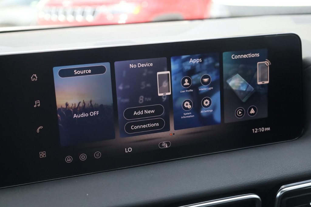 Nissan Sentra Vehicle Image 14