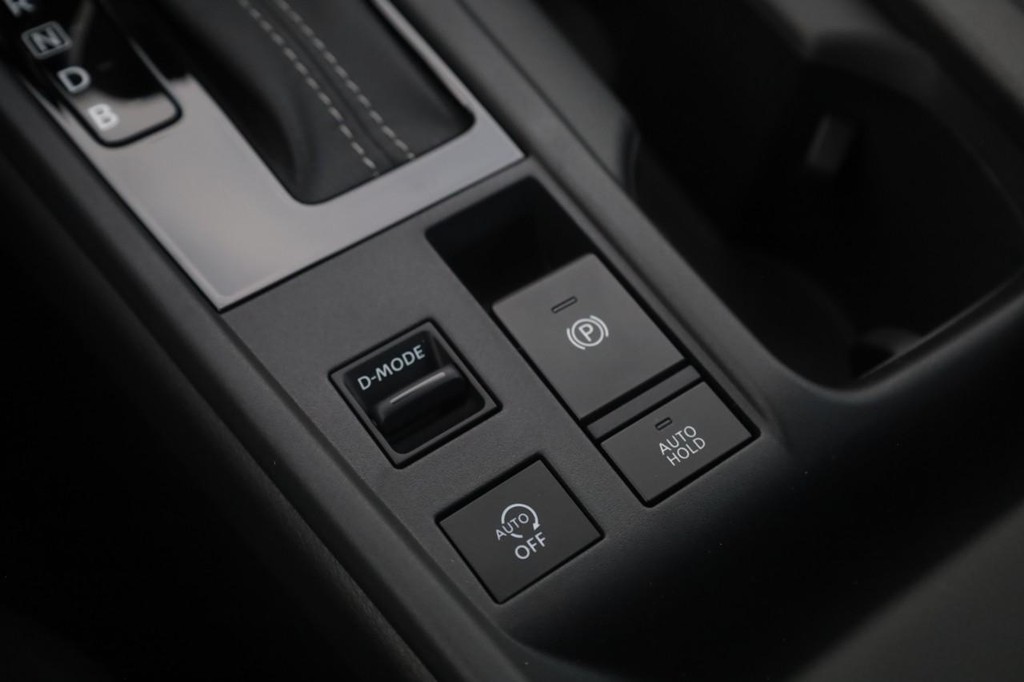 Nissan Sentra Vehicle Image 18