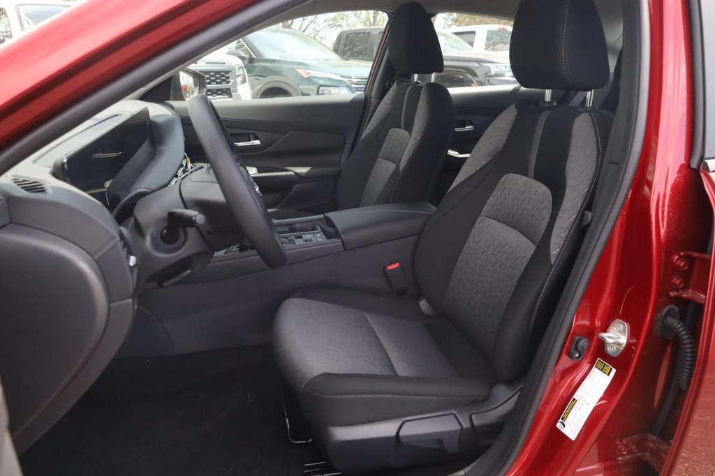 Nissan Sentra Vehicle Image 20