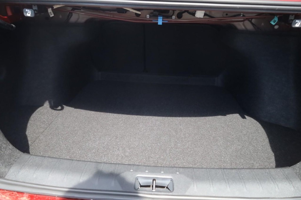 Nissan Sentra Vehicle Image 23