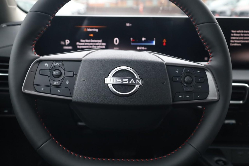 Nissan Sentra Vehicle Image 08