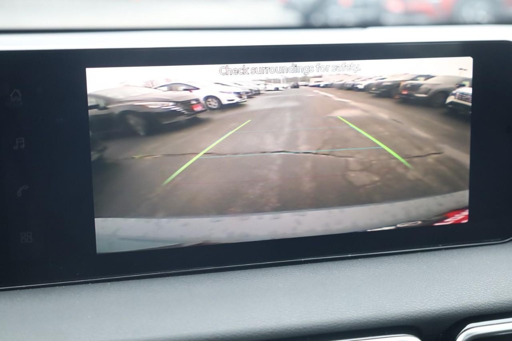Nissan Sentra Vehicle Image 15