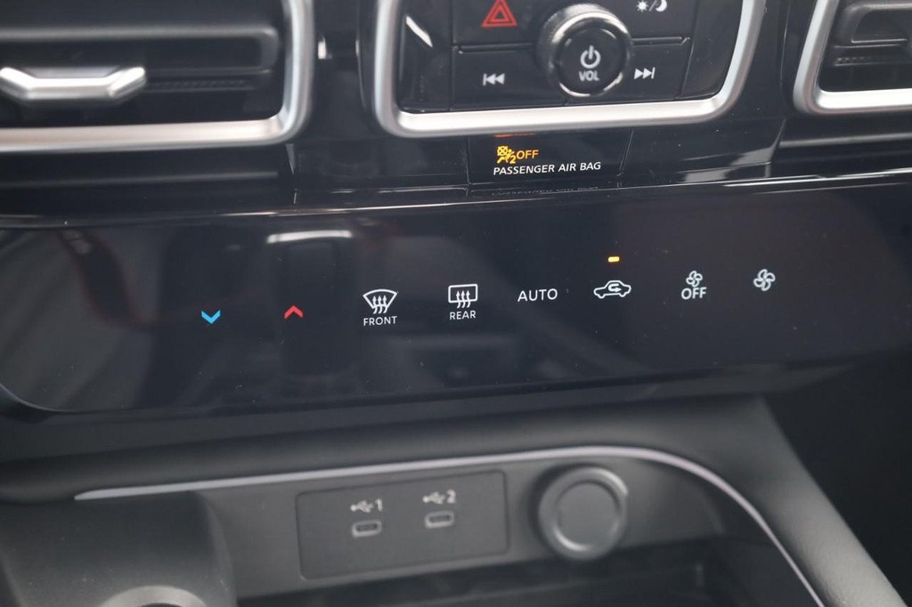 Nissan Sentra Vehicle Image 16