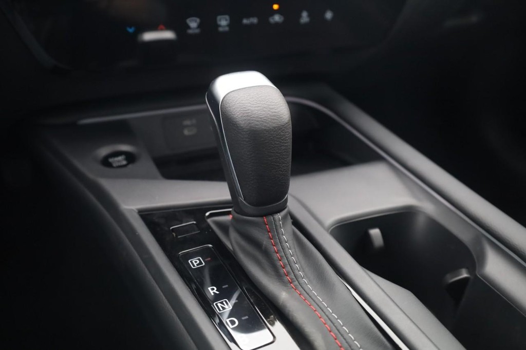 Nissan Sentra Vehicle Image 19