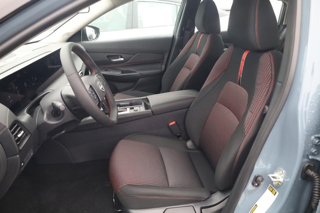 Nissan Sentra Vehicle Image 20
