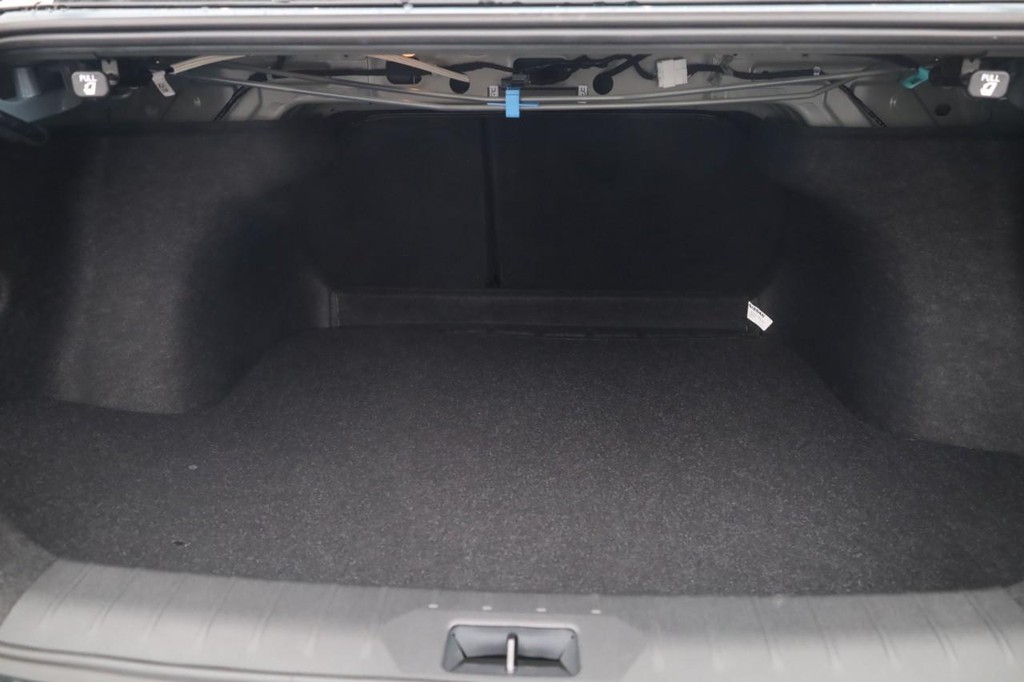 Nissan Sentra Vehicle Image 23