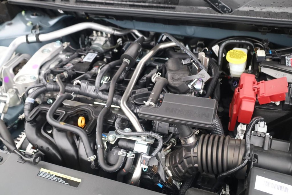 Nissan Sentra Vehicle Image 24