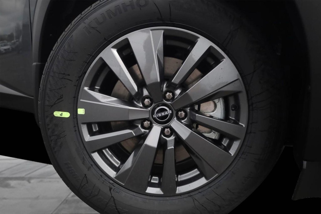 Nissan Pathfinder Vehicle Image 03