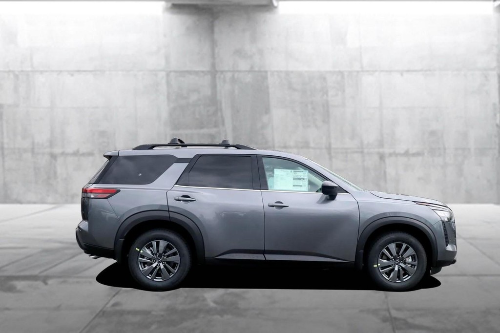 Nissan Pathfinder Vehicle Image 05