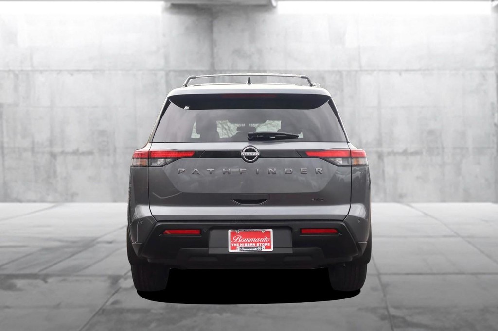 Nissan Pathfinder Vehicle Image 06