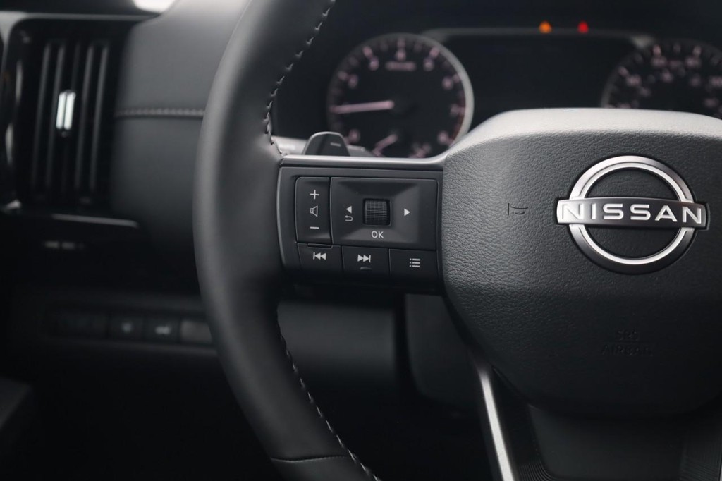 Nissan Pathfinder Vehicle Image 10