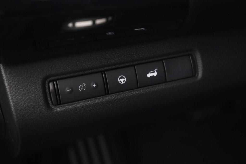 Nissan Pathfinder Vehicle Image 12