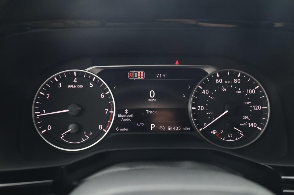 Nissan Pathfinder Vehicle Image 13