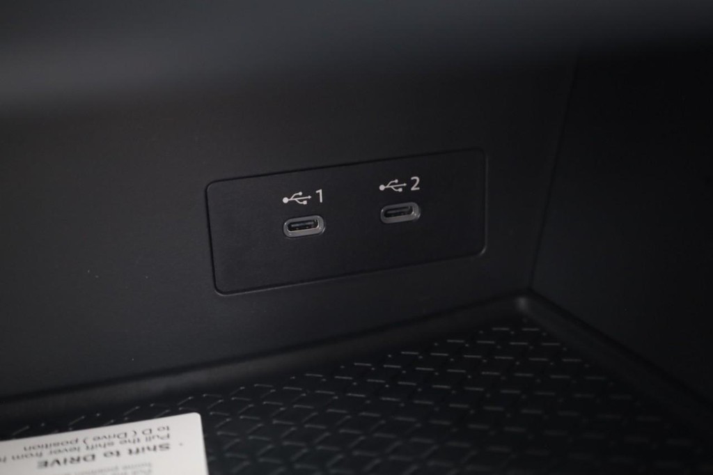 Nissan Pathfinder Vehicle Image 17