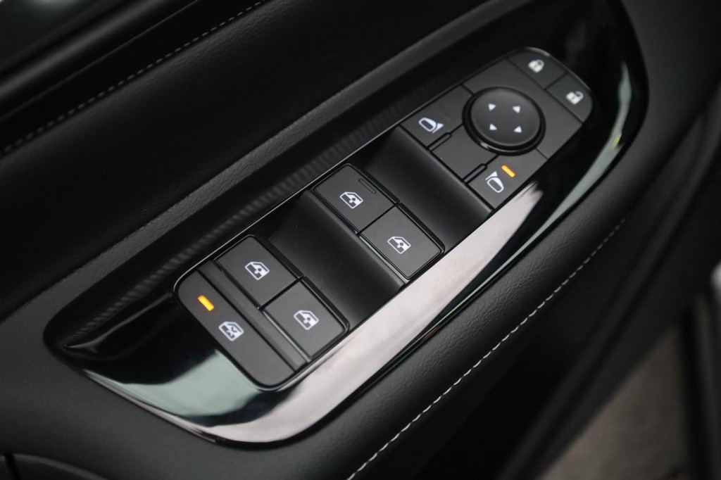 Nissan Murano Vehicle Image 11