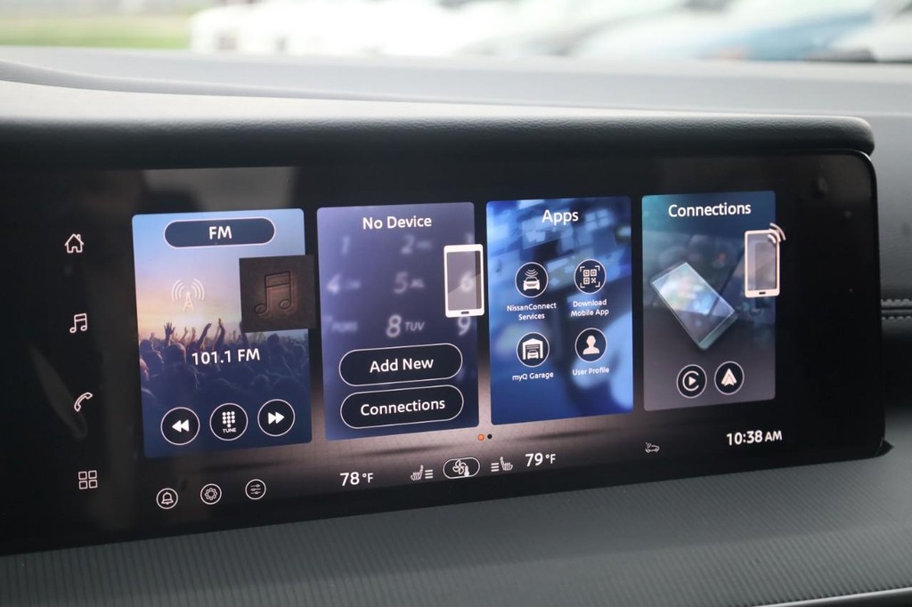 Nissan Murano Vehicle Image 14