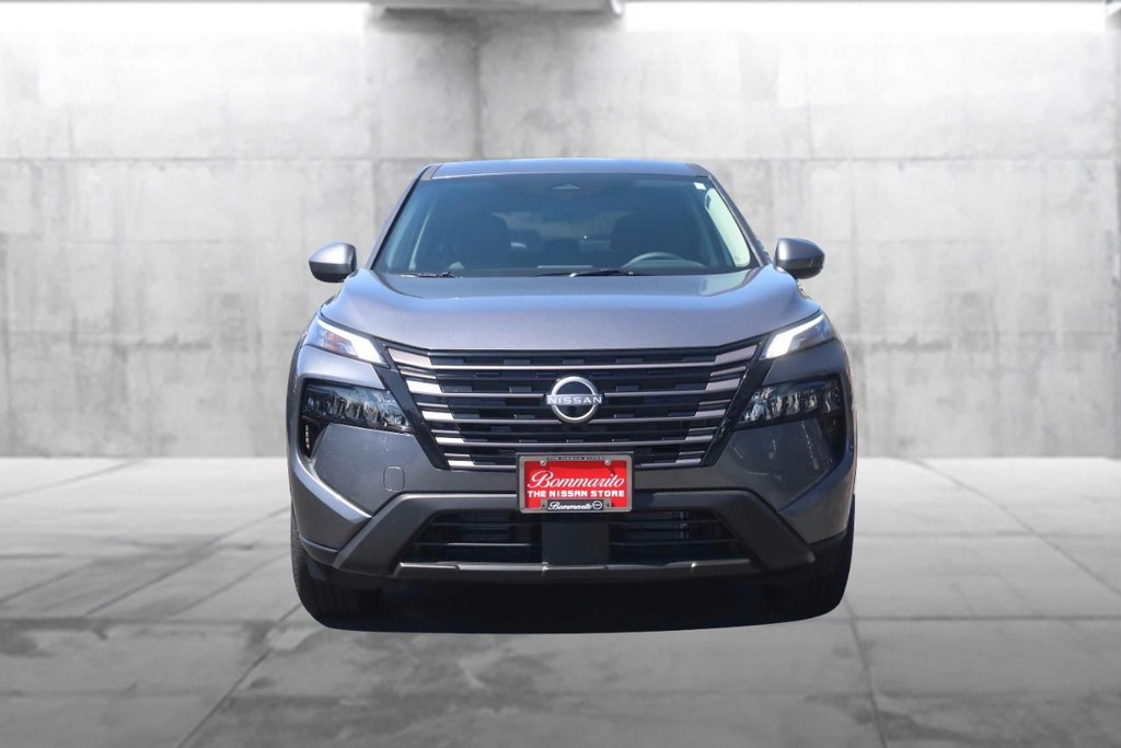 Nissan Rogue Vehicle Image 04