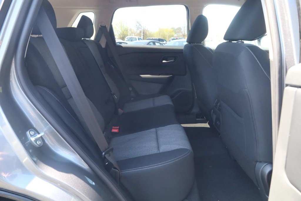 Nissan Rogue Vehicle Image 22