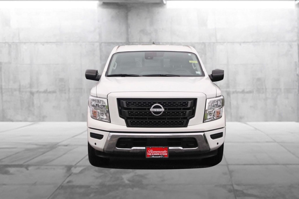 Nissan Titan Vehicle Image 04