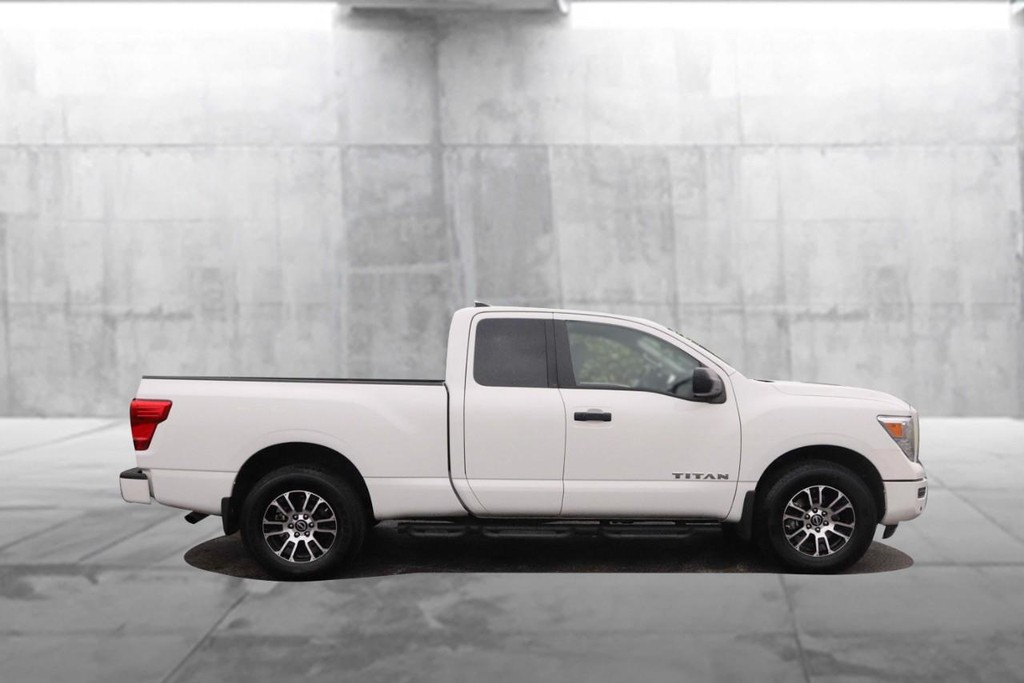 Nissan Titan Vehicle Image 05