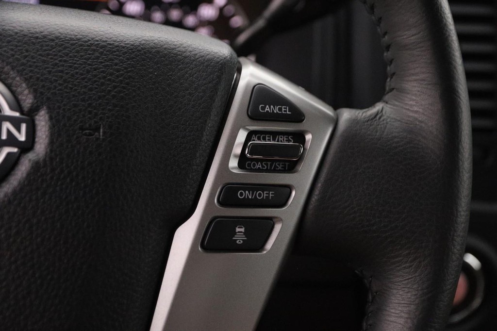 Nissan Titan Vehicle Image 13