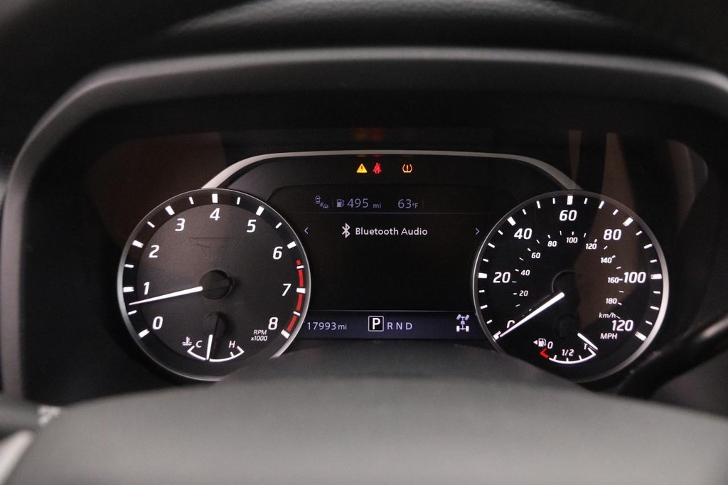 Nissan Titan Vehicle Image 14