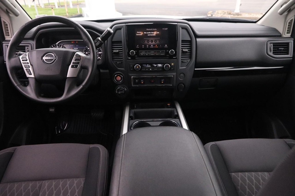 Nissan Titan Vehicle Image 23