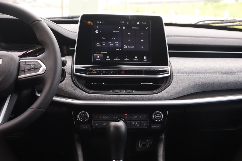 Jeep Compass Vehicle Image 26