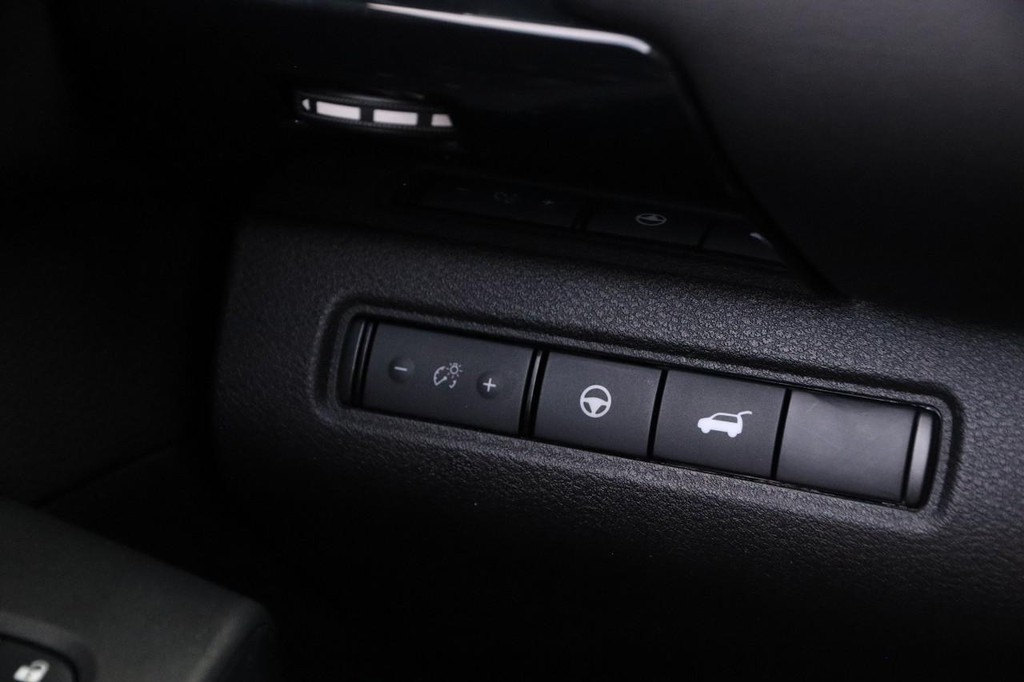 Nissan Pathfinder Vehicle Full-screen Gallery Image 22