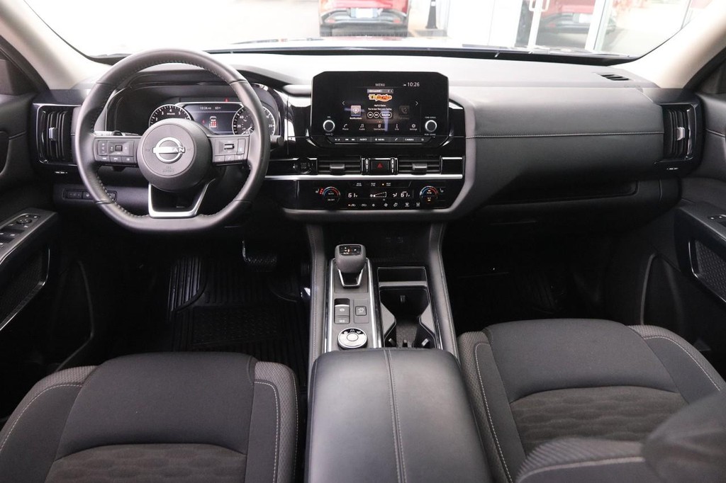 Nissan Pathfinder Vehicle Full-screen Gallery Image 23