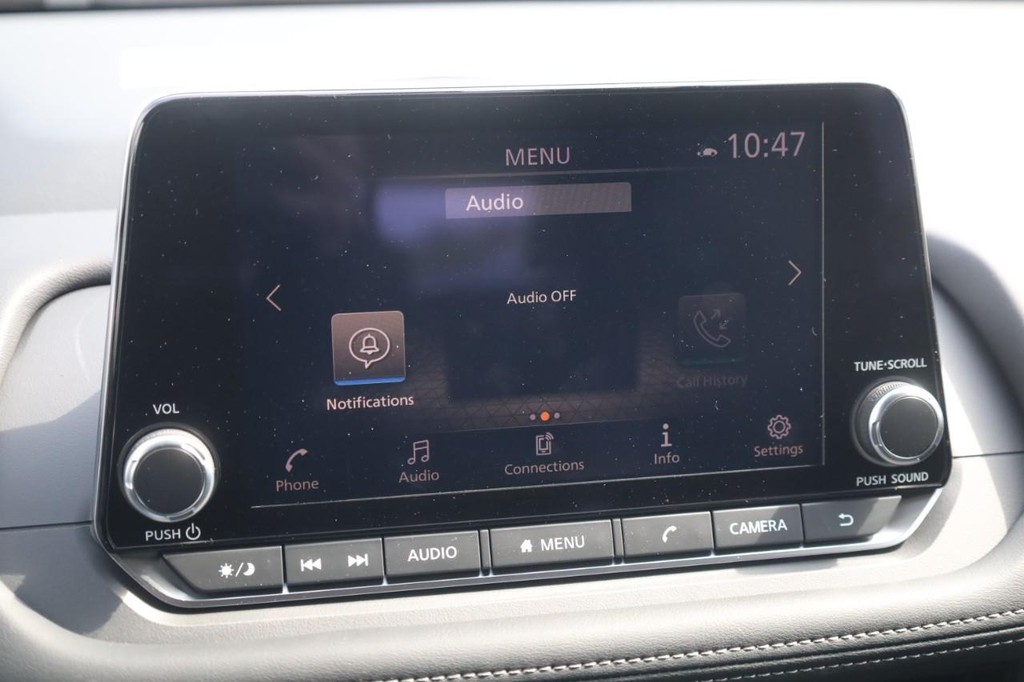 Nissan Rogue Vehicle Image 14