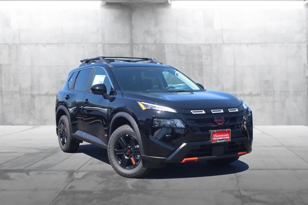 Nissan Rogue Vehicle Image 02