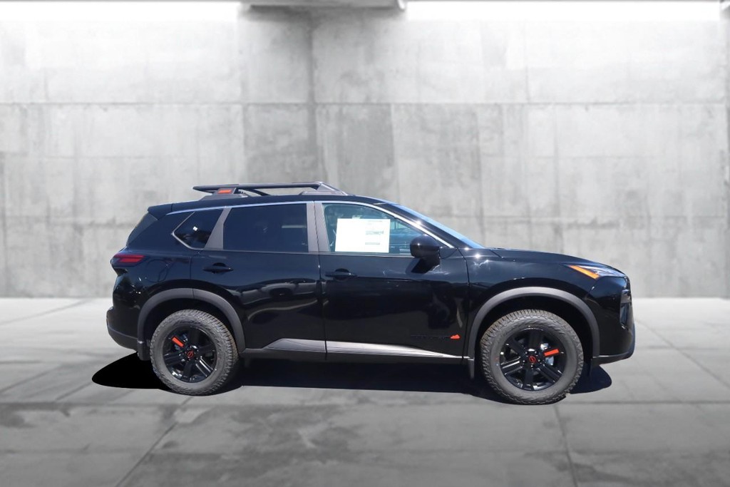 Nissan Rogue Vehicle Image 05