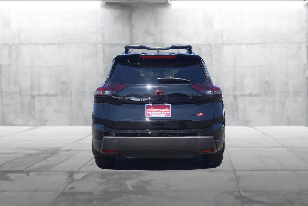 Nissan Rogue Vehicle Image 06