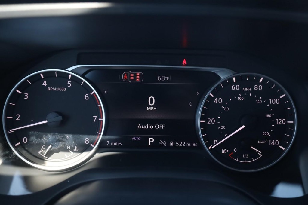 Nissan Rogue Vehicle Image 12