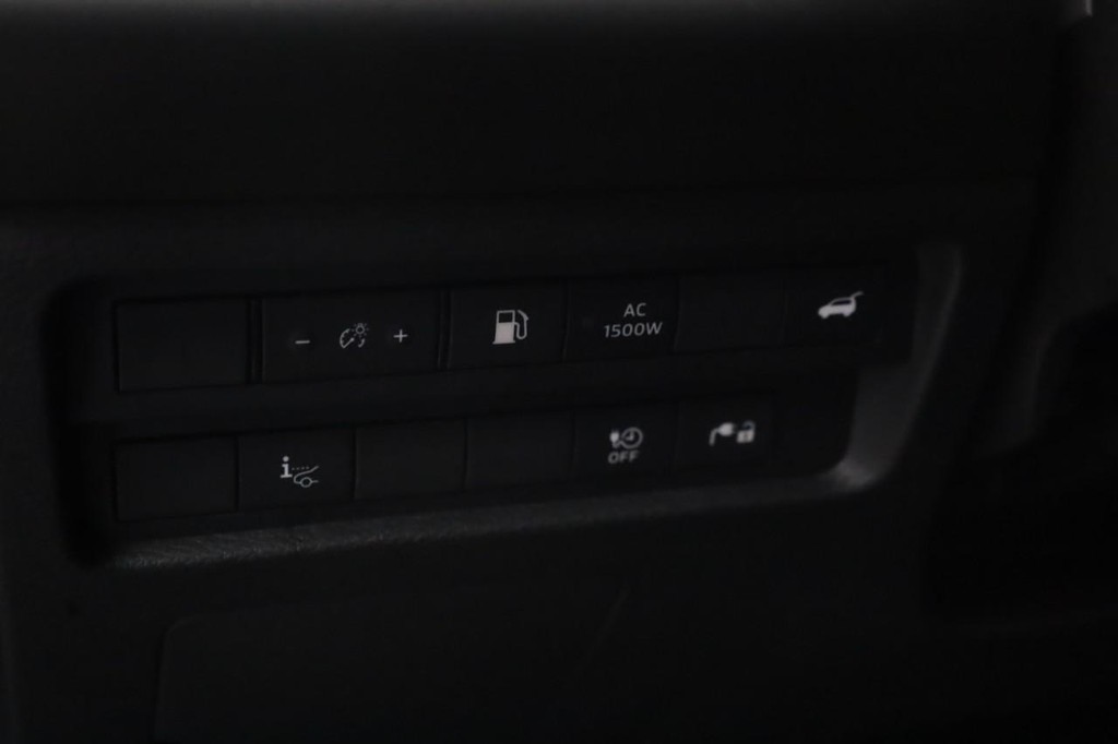 Nissan Rogue Plug-In Hybrid Vehicle Full-screen Gallery Image 9
