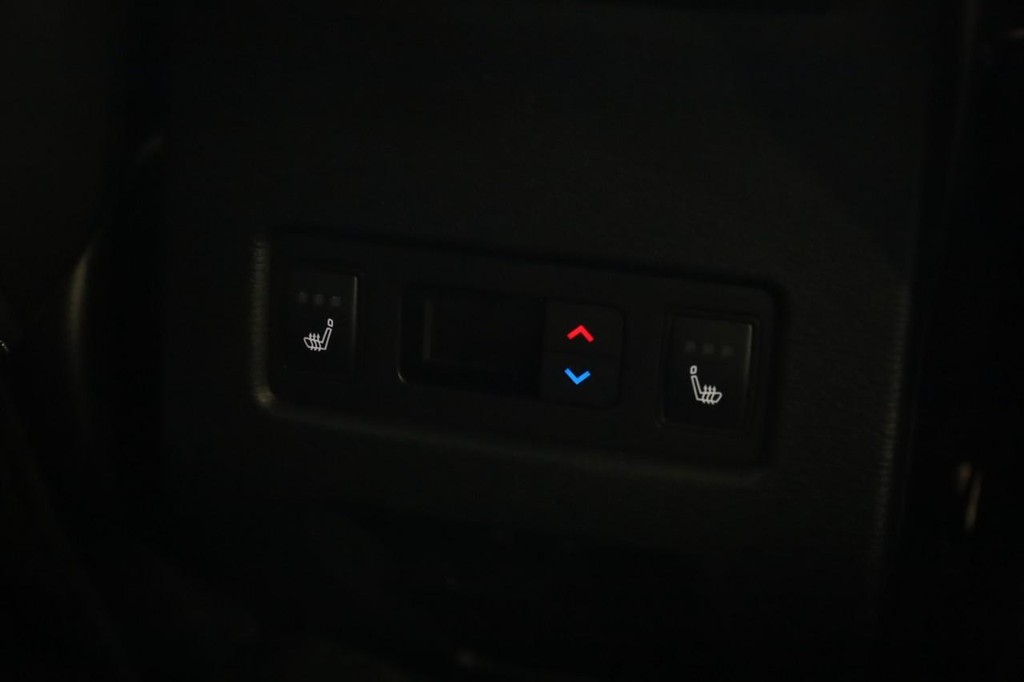 Nissan Rogue Plug-In Hybrid Vehicle Full-screen Gallery Image 22