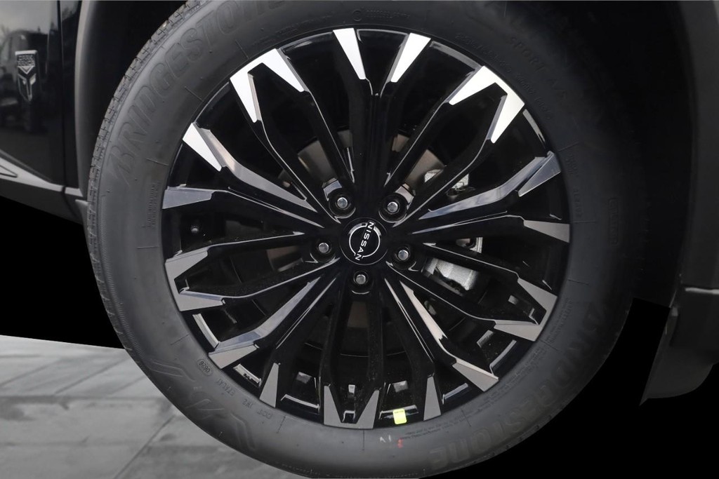 Nissan Rogue Vehicle Image 03