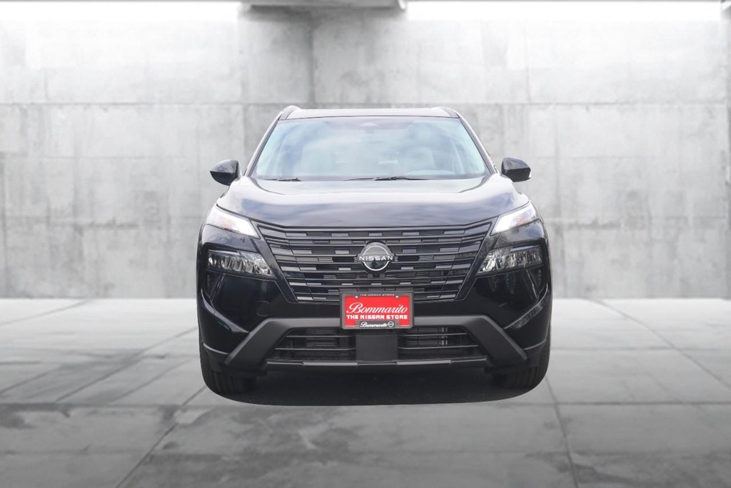 Nissan Rogue Vehicle Image 04