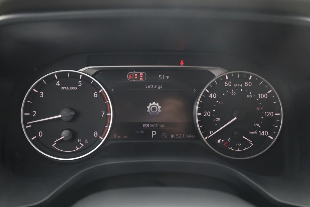 Nissan Rogue Vehicle Image 13