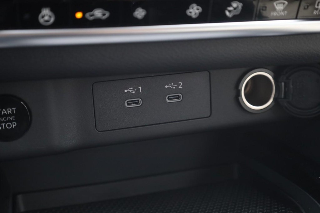 Nissan Rogue Vehicle Image 17